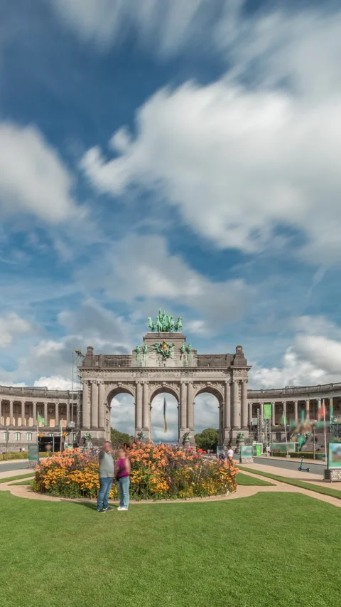 Hyperlapse Cinquantenaire Arcade Parc du Cinquantenaire Brussels Vídeo Stock 322016108