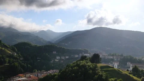 Hyperlapse of clouds and mountains Video stock 138606420