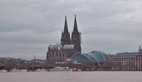Hyperlapse of cologne cathedral on a grey cloudy moody day Stock Footage 84182679