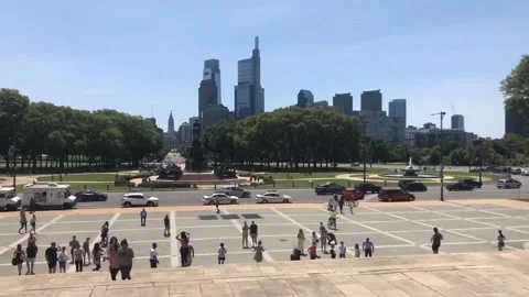 HYPERLAPSE- COMING DOWN THE ROCKY STEPS- PHILADELPHIA Vídeo Stock 131187681
