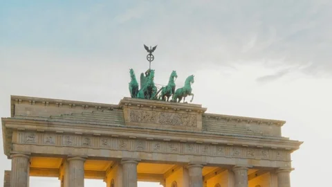 Hyperlapse from day to nigh Close-up of the quadriga chariot at the Brandenburg Stock Footage 112933383