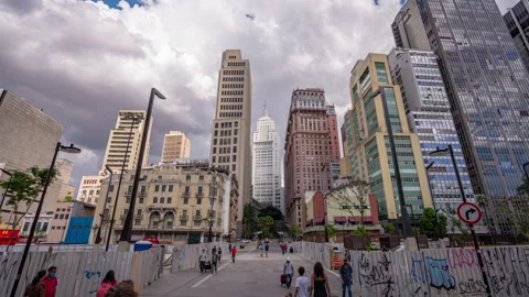 Hyperlapse do edifício Altino Arantes na avenida São João, no centro de Vidéo 156941958