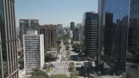 Hyperlapse Dolly-Forward Along Avenida Faria Lima With Heavy Traffic Stock Footage 322080634