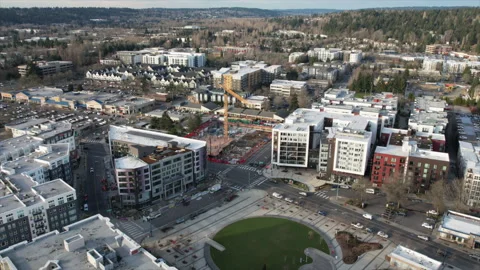 Hyperlapse of Downtown Redmond construction and Park, rush hour 動画素材 231932492