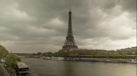 Hyperlapse of the eiffel tower with the Seine in the foreground. Stock Footage 62523369