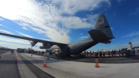 Hyperlapse encircling a C-130 스톡 동영상 180515647