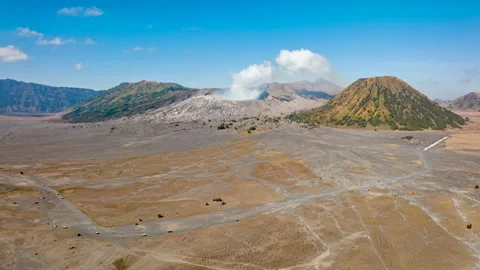 Hyperlapse flying around mount Bromo, Java, Indonesia 스톡 동영상 250525284