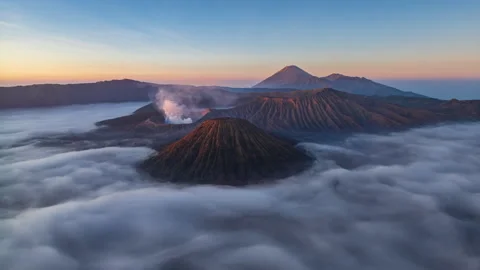 Hyperlapse flying to Bromo volcano above sea of clouds, Java, Indonesia 스톡 동영상 260396668