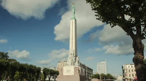 A hyperlapse of the Freedom monument of Latvia Stock Footage 42422551