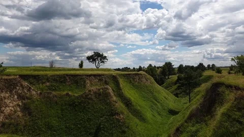 Hyperlapse landscape clouds over ravine. Vídeos de archivo 133418006