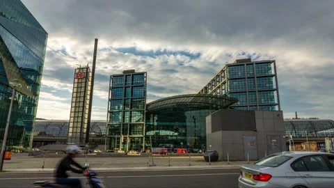 Hyperlapse lapse central railway station hauptbahnhof in berlin Stockbeeldmateriaal 141291200