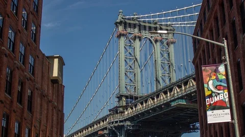 Hyperlapse of Manhattan Bridge in a bright day, in the DUMBO area. Stock Footage 119239608