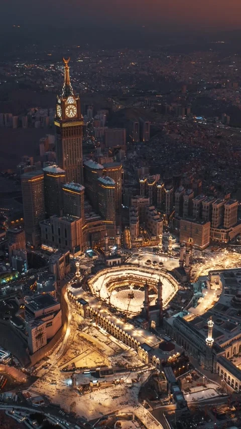Hyperlapse of Mecca Grand Mosque and Clock Tower at night Stock Footage 307889105