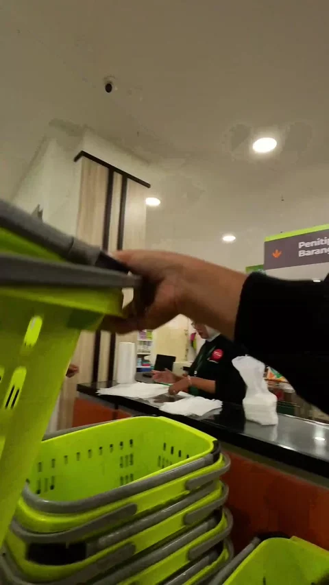 Hyperlapse Motion footage of POV shot walking around a crowded supermarket Stock Footage 319379686