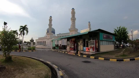  hyperlapse moving around at Beautiful Mosque Stock Footage 106869767