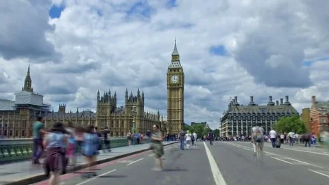 Hyperlapse of people in Westminster bridge and Big Ben on a sunny day. 스톡 동영상 77977911