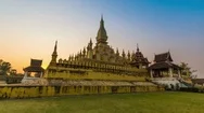 Hyperlapse Pha That Luang Vientiane Grate Stupa Of Vientiane, Laos (D2N) Stock Footage