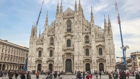 Hyperlapse of Piazza Duomo in Milan Video stock 72460385