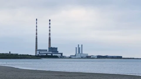 Hyperlapse of Poolberg Chimneys Dublin, day to night transition Video stock 123654927