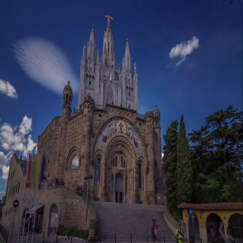 Hyperlapse of Sagrat Cor Temple at Tibidabo mountain, Barcelona, Spain. 스톡 동영상 69537527