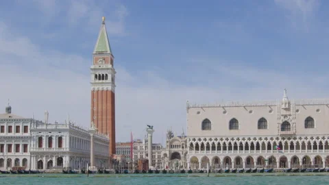 Hyperlapse of Saint Mark square with Doge's palace, bell tower, basilica Stock-Footage 159122348