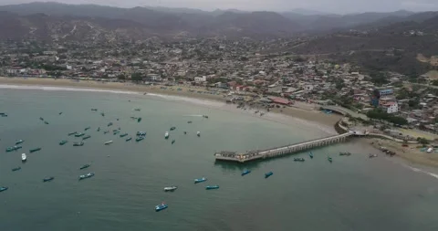 Hyperlapse of a small port in which people are buying fresh fish Stock Footage 148344713