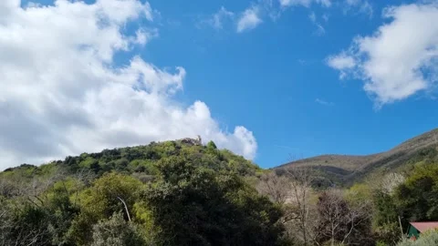 Hyperlapse of small town on the hill Video stock 151965686