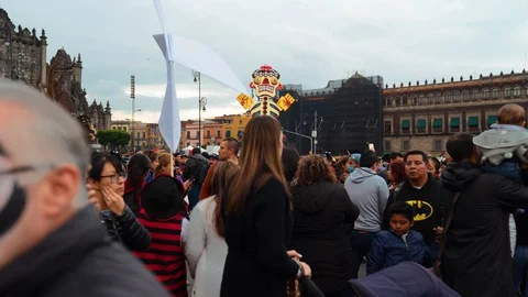 Hyperlapse of a statue Stock Footage 129129904