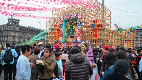 Hyperlapse of a statue Stock Footage 129131521