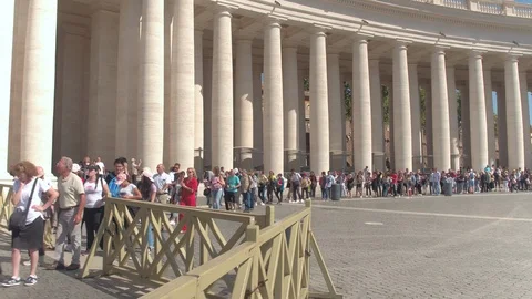 HYPERLAPSE: Stunning number of tourists queue up to see St. Peter's basilica. Stock Footage 94698973