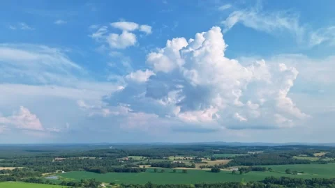 A Hyperlapse of a summer cloud from Knob Lick Mountain in Missouri in early July Stock-Footage 339863734