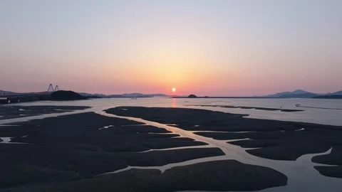 Hyperlapse of sunrise over Yeongjong Grand Bridge Stock Footage 330833463