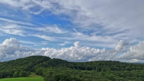 Hyperlapse Timelapse Drone Shot With Vivid Clouds Mountains And Trees 库存影片 303432897