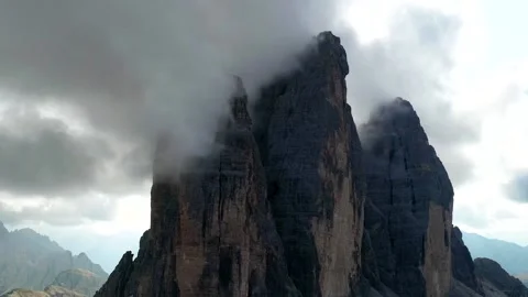 Hyperlapse Of Tre Cime di Lavaredo On A Cloudy Day 库存影片 139795350