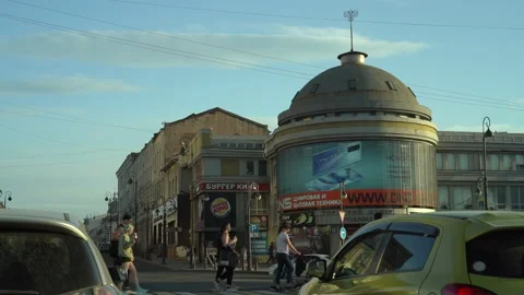 Hyperlapse of the urban landscape with a view of the streets. Vidéo 132543225