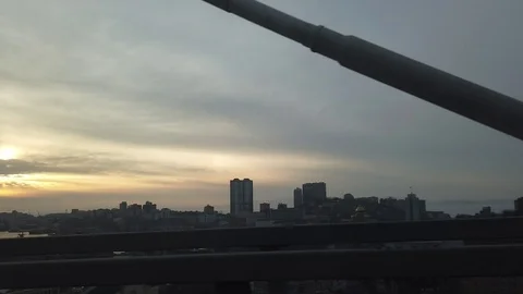 Hyperlapse video of driving on the Golden bridge in the evening. 库存影片 122803756