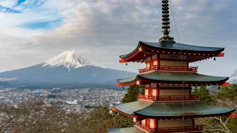 Hyperlapse video of Mount Fuji and pagoda at sunrise Video stock 105633840