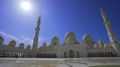 Hyperlapse Video of Sheikh Zayed Grand Mosque in Abu Dhabi, UAE 動画素材 322190065