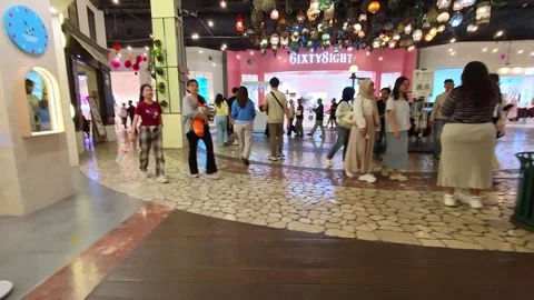 Hyperlapse video of a tour of the Paris Van Java Mall Video stock 332185884