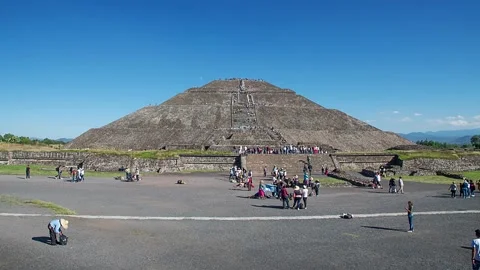 Hyperlapse, View of the Sun pyramid, Teotihuacan Stock Footage 141539950