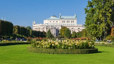 Hyperlapse of Volksgarten, Vienna, Austria Video stock 128699693