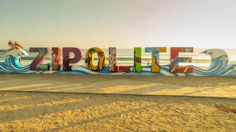 Hyperlapse of the Zipolite sign, sunset in oaxaca. Stock Footage 146556007