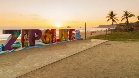 Hyperlapse of the Zipolite sign, sunset in oaxaca. Stock Footage 146613076