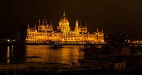 Hyperlapse/Moving timelapse of Budapest Parliament at night Stock Footage 105507621