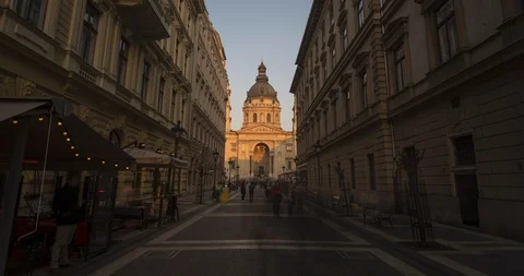 Hyperlapse/Moving timelapse of St Stephen's Basilica in Budapest Stock Footage 105537952