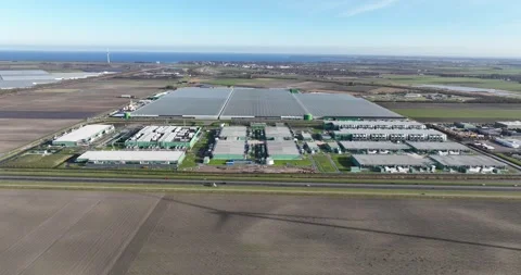 Hyperscaler, data center, global computing, massive workloads, infrastructure Video stock 302721846