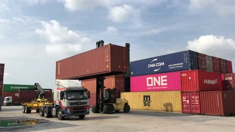 Hyster handling container_4k_4 Stock-Footage 134129275
