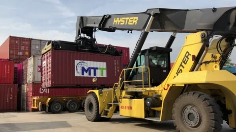 Hyster handling container_5 Stock Footage