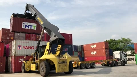Hyster handling container_7 Stock Footage