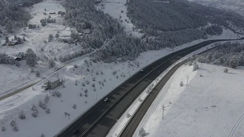 I-70 with fresh snow (Dlog Ungraded) Vídeo Stock 101922462